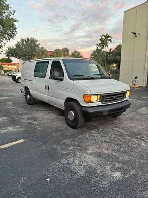 2006 Ford Econoline E250 Cargo - Extended Van