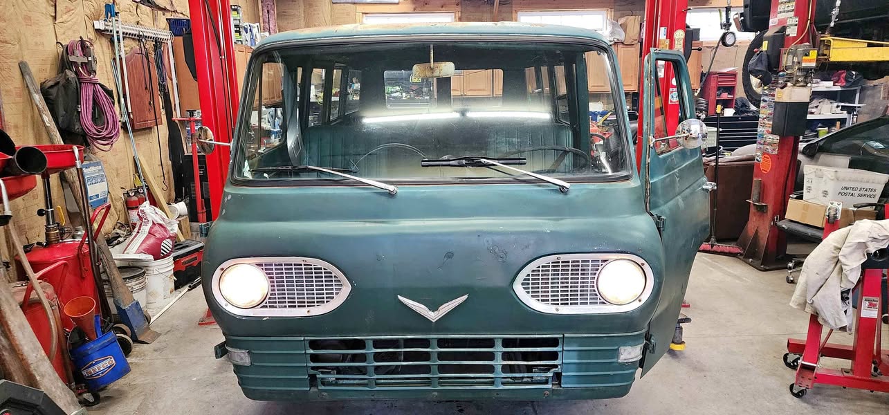1961 Ford Econoline - Van