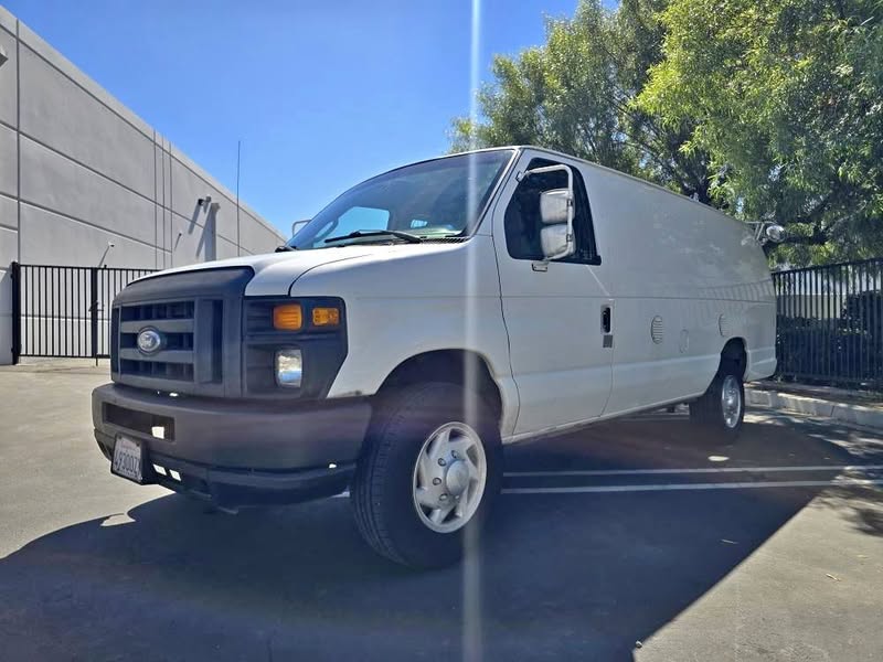 2011 Ford Econoline E350 Super Duty Cargo - Van