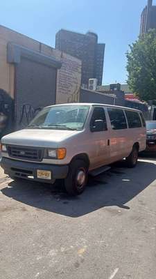 2004 Ford Econoline E350 Super Duty Passenger - Van