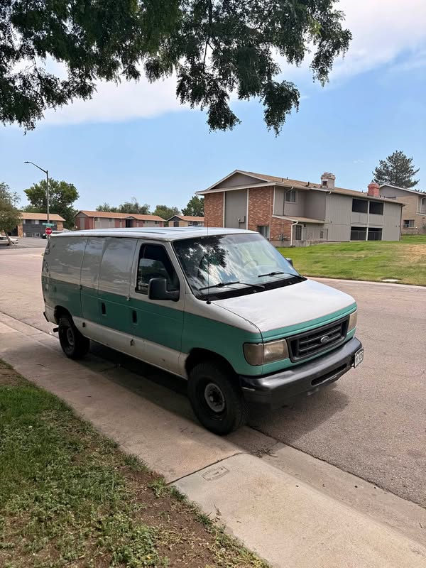 2005 Ford Econoline E250 Cargo - Van