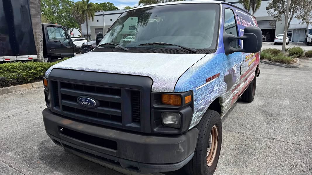 2009 Ford Econoline E250 Cargo - Van