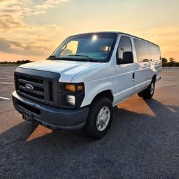2009 Ford econoline wagon xlt \u2014 91k miles