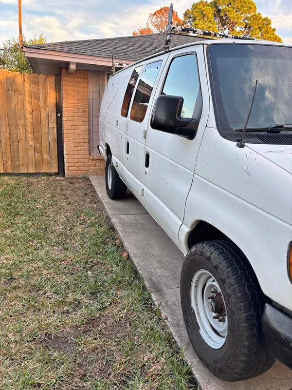 2006 Ford Econoline E350 Super Duty Cargo - Van