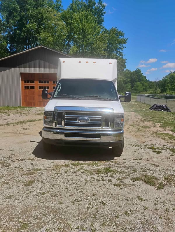 2013 Ford Econoline E350 Super Duty Cargo - Van