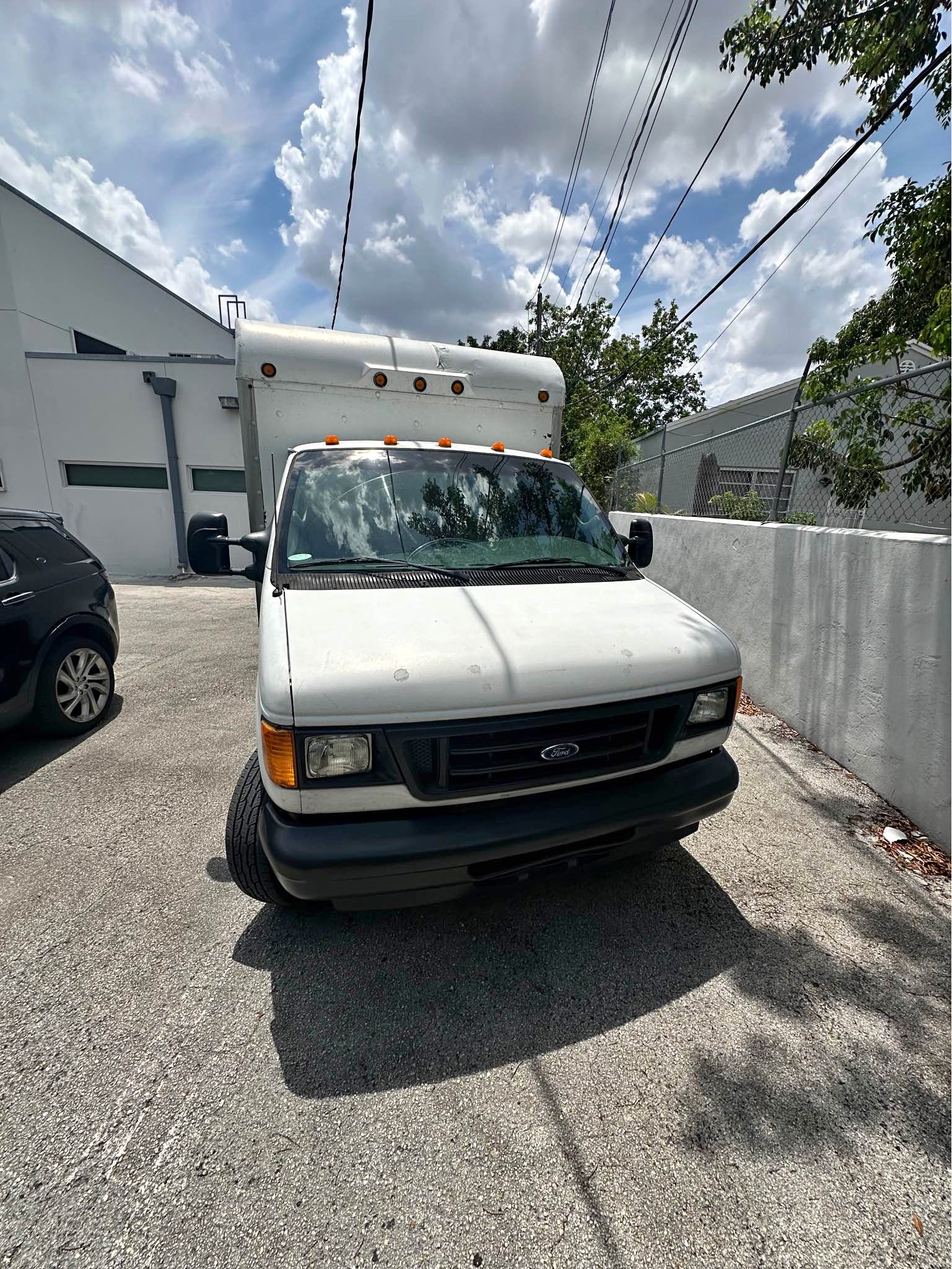 2006 Ford Econoline E150 Cargo - Van