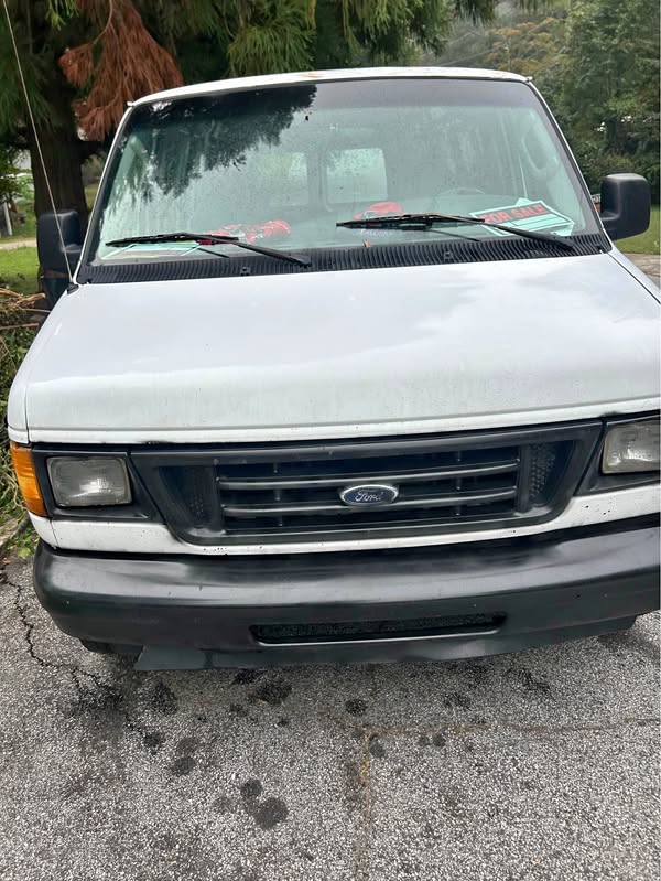2003 Ford Econoline E150 Cargo - Van