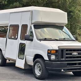 2011 Ford  econoline e350 super duty extended w\/ ramp