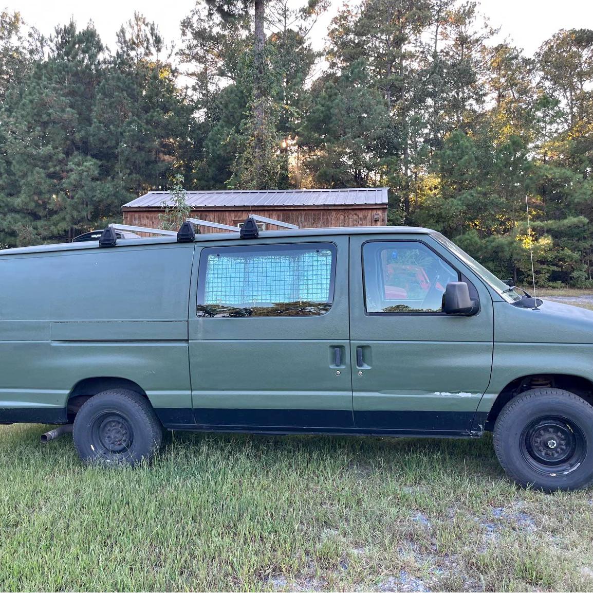 2004 Ford Econoline E350 Super Duty Cargo - Extended Van
