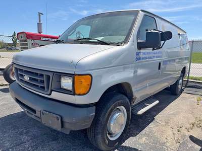 2004 Ford Econoline E250 Cargo - Extended Van
