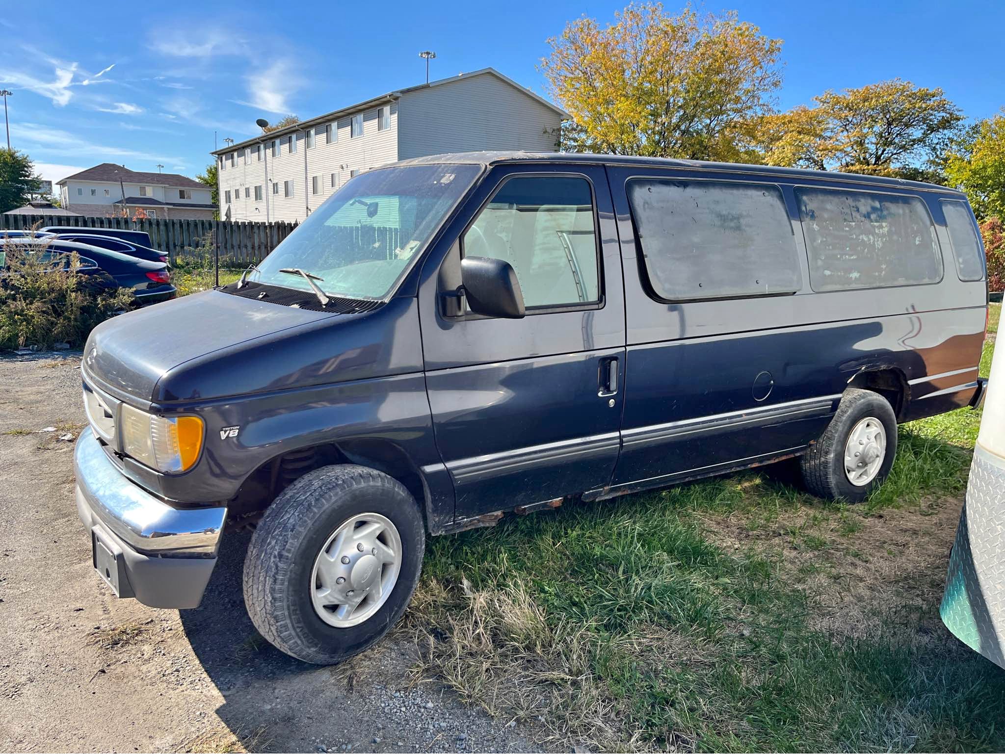 2000 Ford Econoline E350 Super Duty Passenger - Extended Van