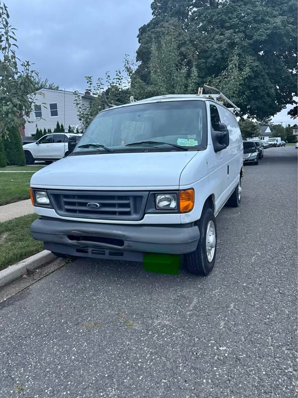 2007 Ford Econoline E150 Cargo - Van