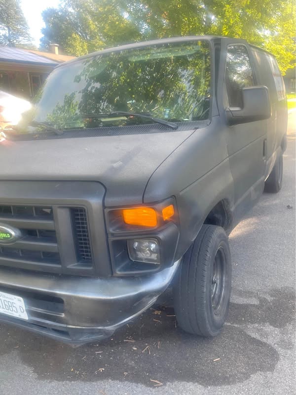2011 Ford Econoline E350 Cargo - Super Van