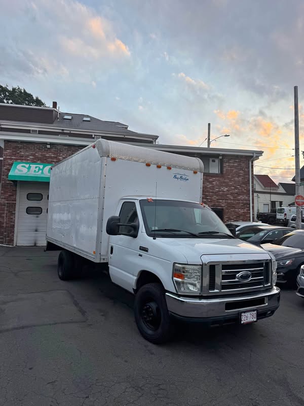 2009 Ford Econoline E350 Super Duty Cutaway - Van Cab-Chassis 2D