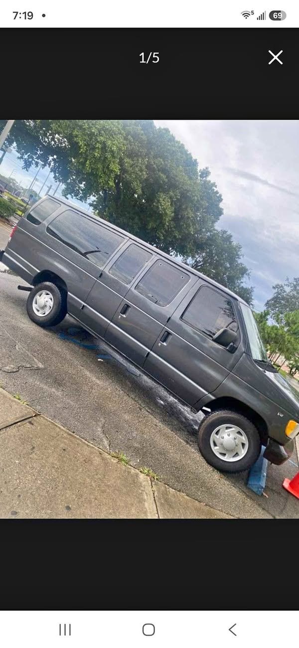 2001 Ford Econoline E350 Super Duty Passenger - Extended Van