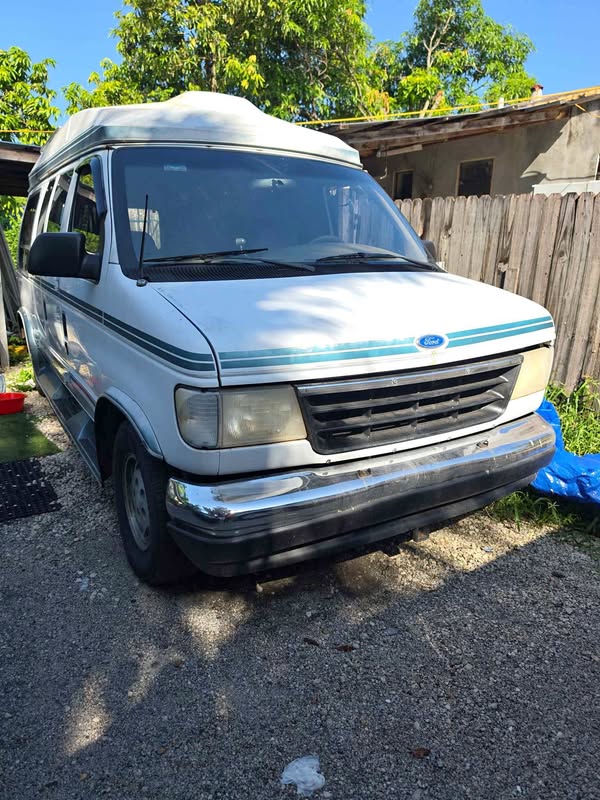 1993 Ford Econoline E150 Passenger - Van