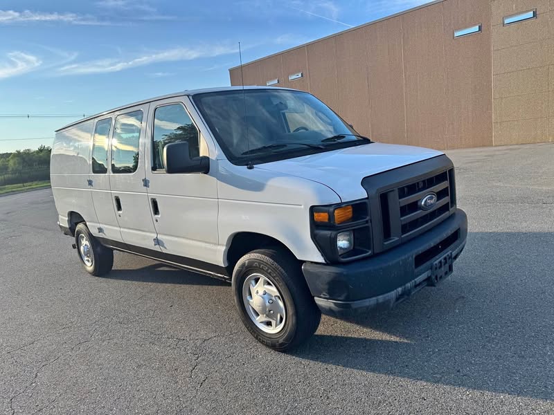 2011 Ford Econoline E250 Cargo - Van