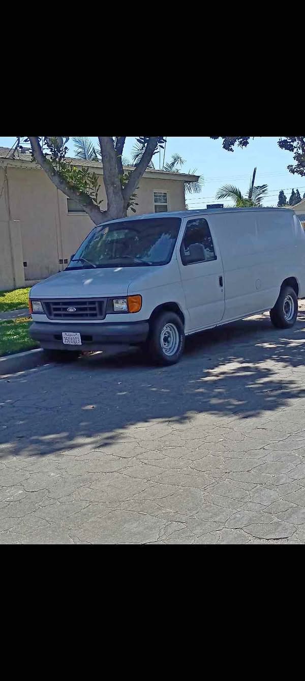 2003 Ford Econoline E150 Passenger - Van