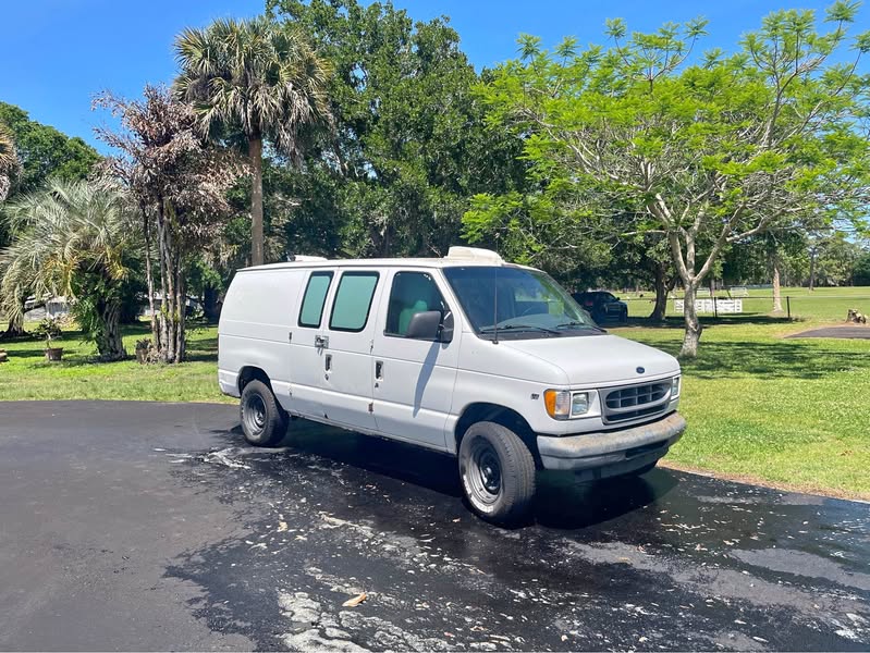 2004 Ford Econoline - Van