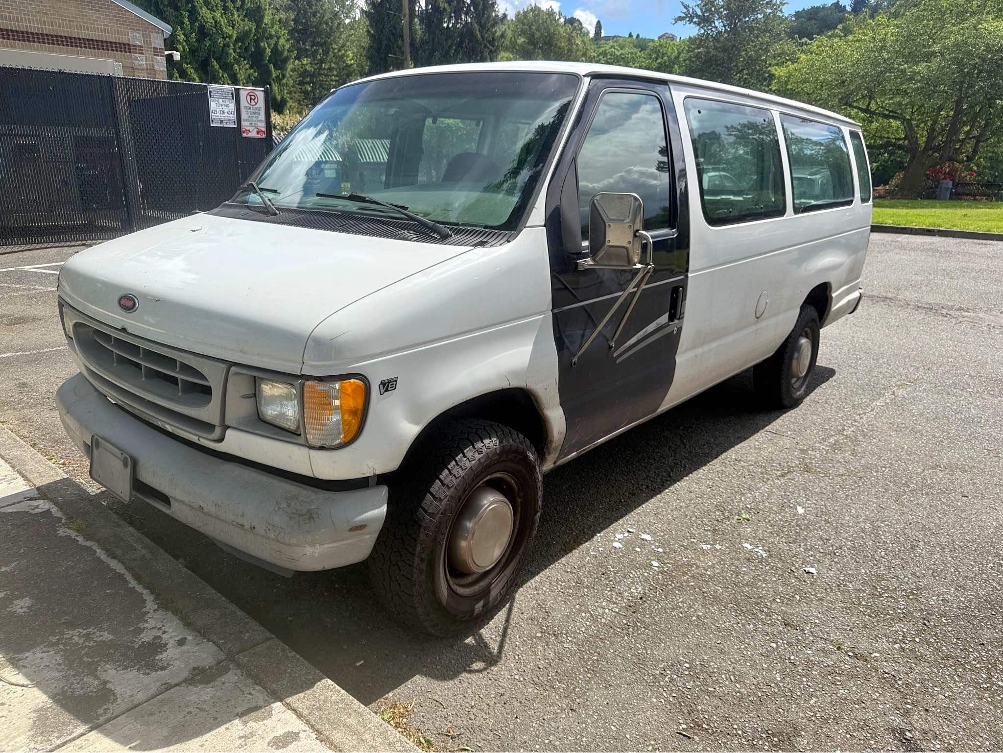 1999 Ford Econoline E350 Super Duty Passenger - Extended Van
