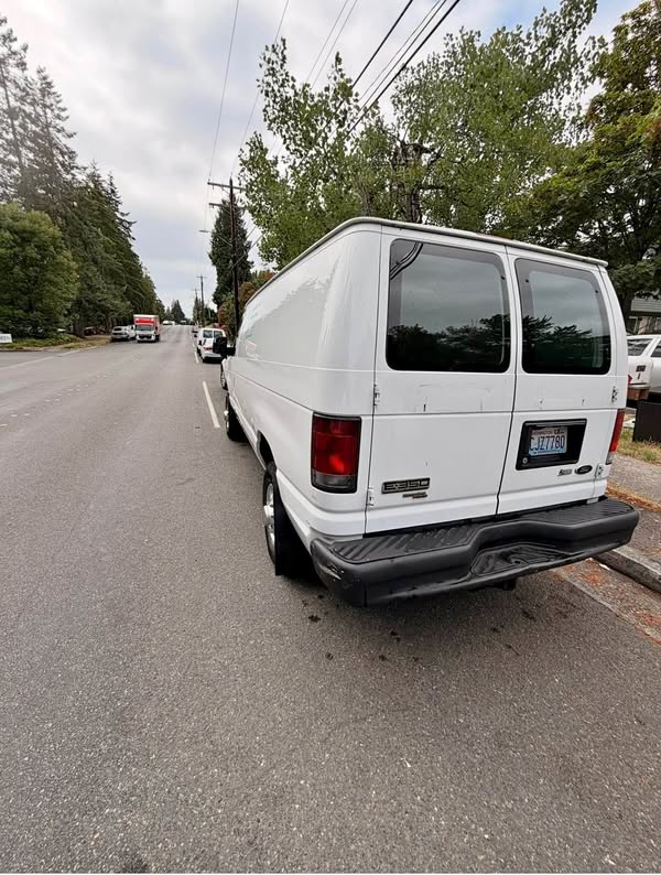 2011 Ford Econoline E350 Cargo - Van