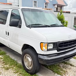 Ford econoline 150 2001