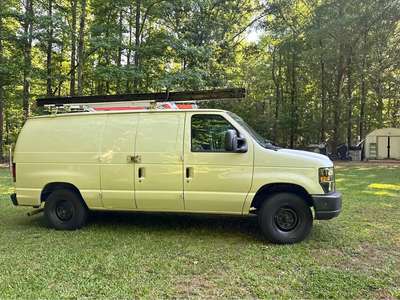 2010 Ford Econoline E150 Cargo - Van