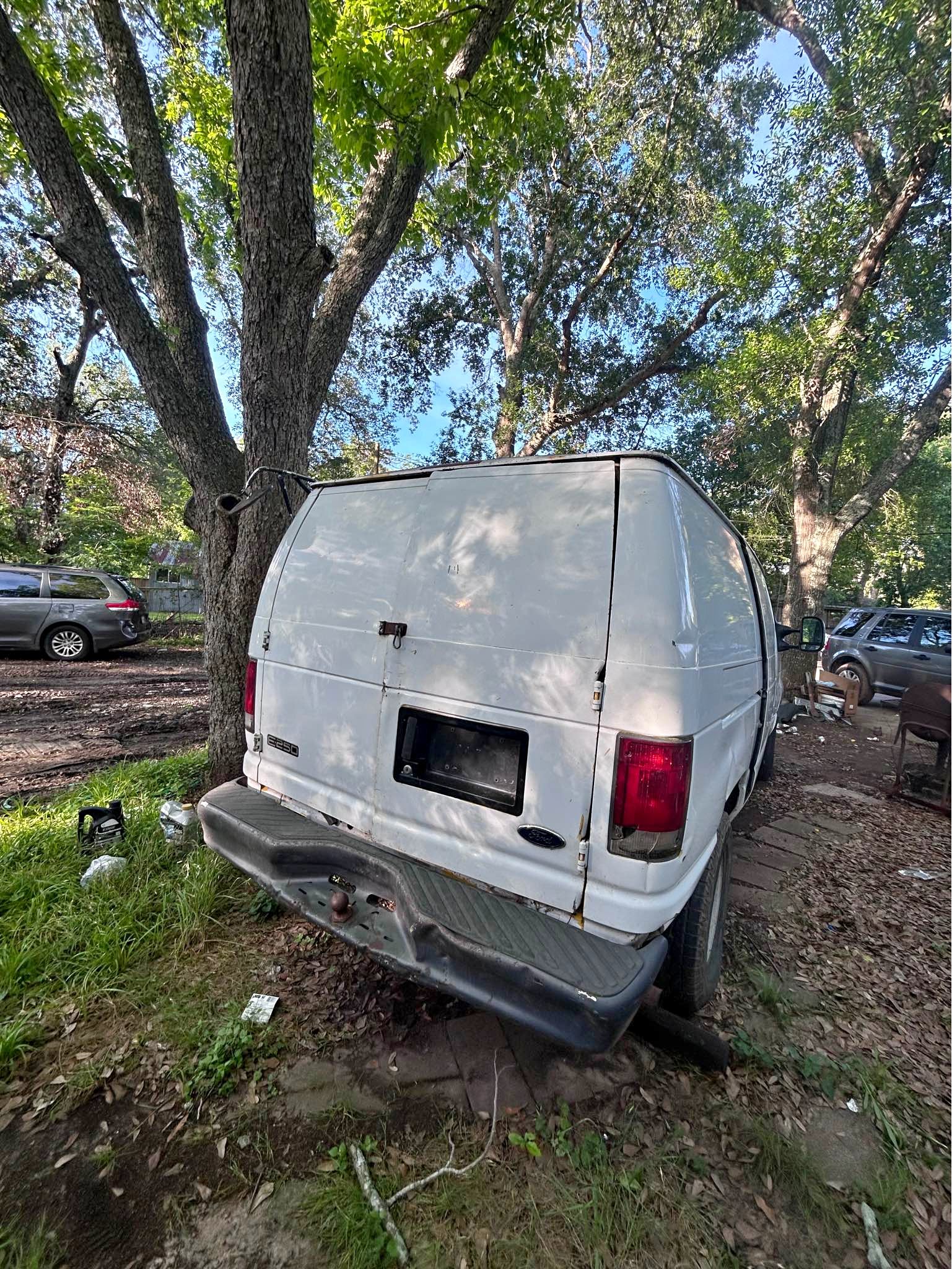 2004 Ford Econoline E250 Cargo - Van