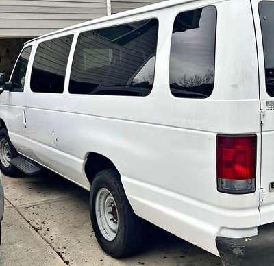 2009 Ford Econoline E350 Super Duty Passenger - Extended Van