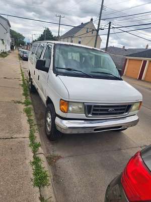 2006 Ford Econoline E350 Super Duty Passenger - Extended Van