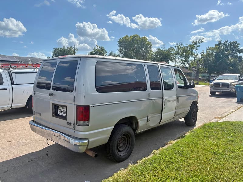 2006 Ford Econoline E350 Super Duty Cargo - Van