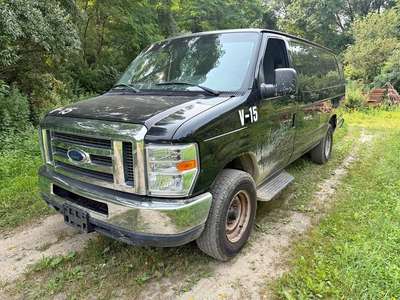 2013 Ford Econoline E350 Super Duty Passenger - Van