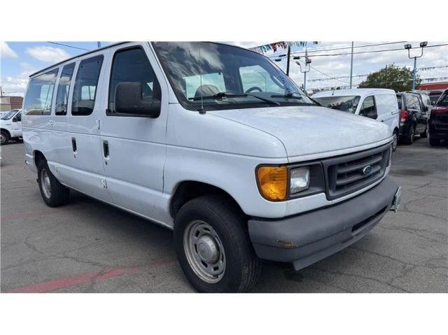 2005 Ford Econoline XL Van 3D