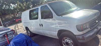 2000 Ford Econoline - XL Van 3D