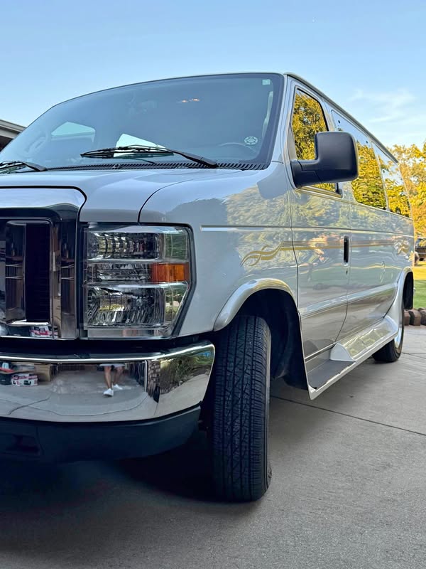 2014 Ford E150 Passenger -  Econoline *Tuscany upfit*