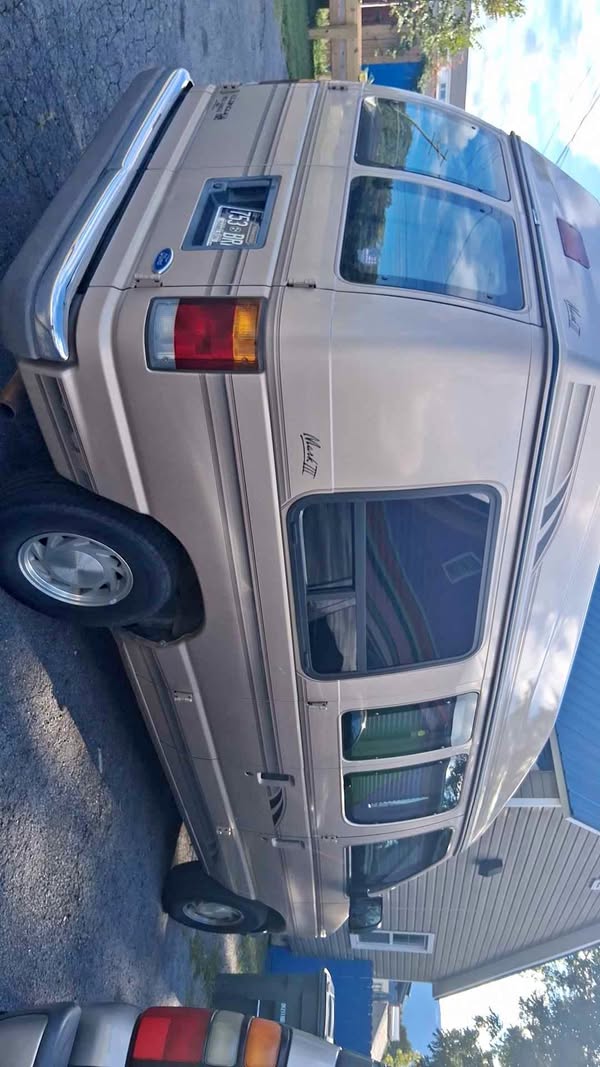 1994 Ford Econoline E150 Passenger - Van
