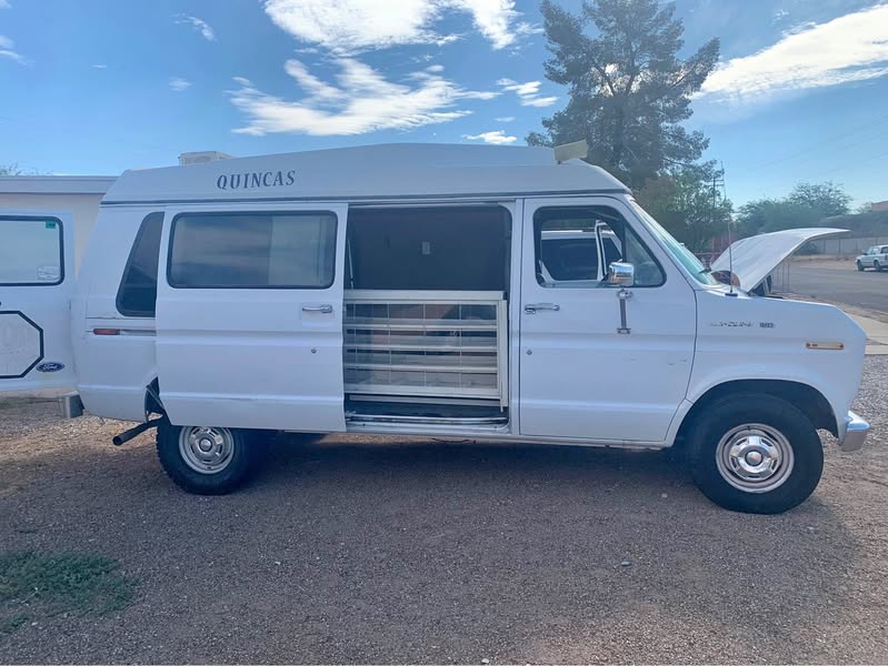 1989 Ford Econoline - Commercial Extended Van 3D