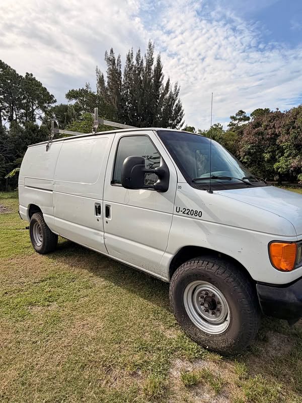 2008 Ford Econoline E250 Cargo - Van