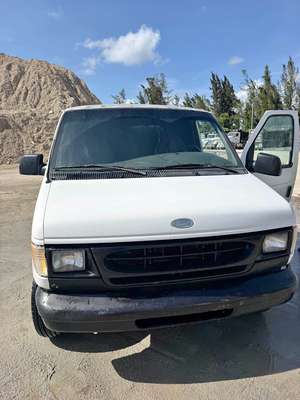 2002 Ford Econoline E150 Cargo - Van
