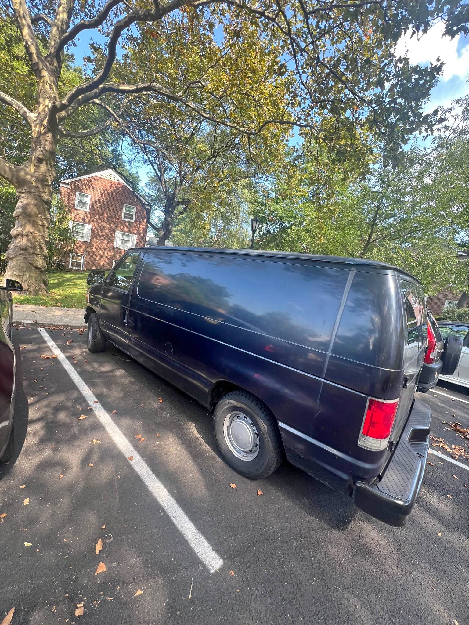 2000 Ford Econoline E150 Cargo - Van