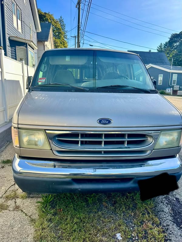2002 Ford Econoline E150 Passenger - Van