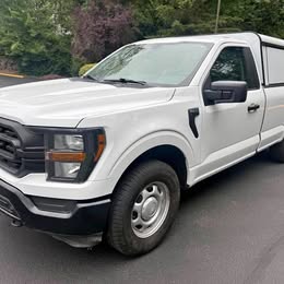 2023 Ford f-150 xl 4x4 2dr regular cab w\/ 8 ft. lb clean title & clean carfax!