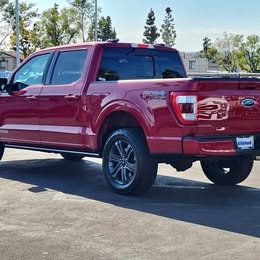 2023 Ford F-150 Lariat 4WD 4 Door Crew Cab Truck