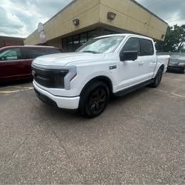 2024 Ford f-150 lightning flash awd 4dr supercrew