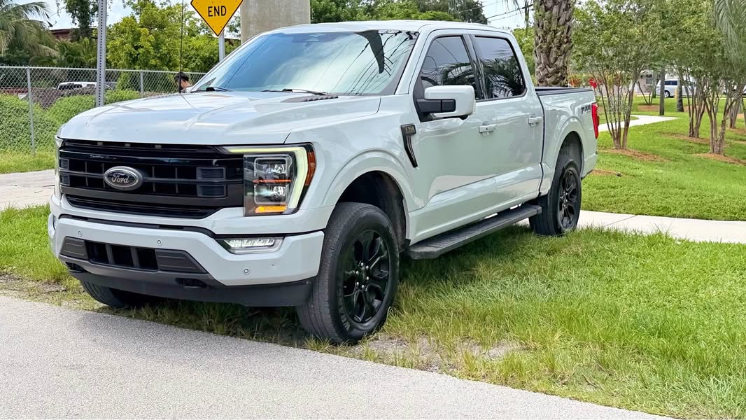 2023 Ford F150 SuperCrew Cab - LARIAT