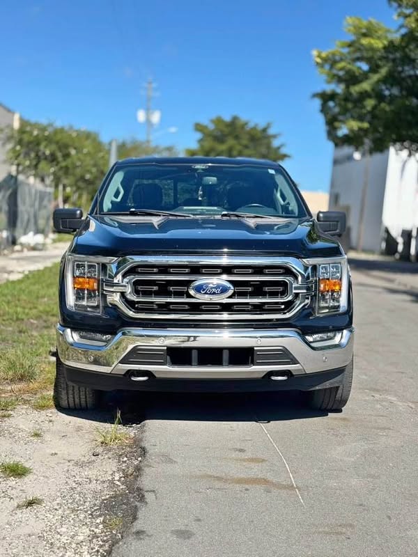 2021 Ford F150 SuperCrew Cab - XLT Pickup 4D