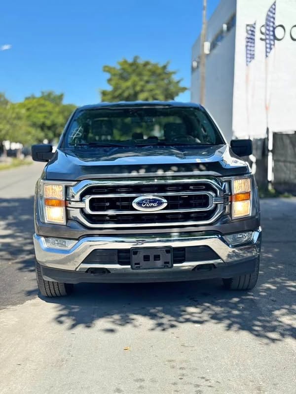 2023 Ford F150 SuperCrew Cab - XLT Pickup 4D