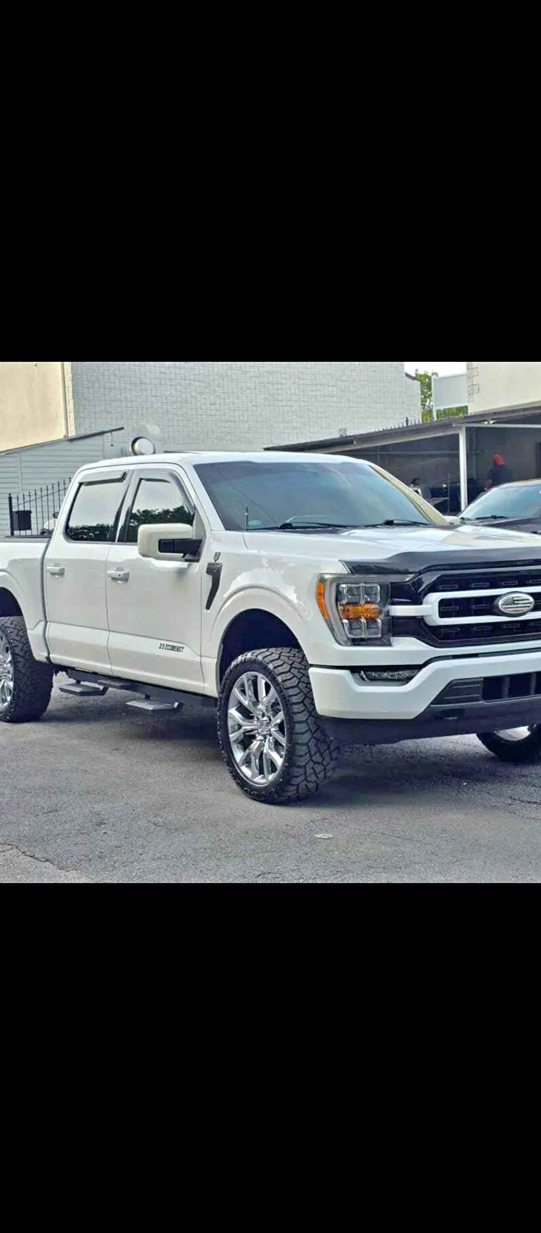 2022 Ford F150 SuperCrew Cab - FX4 Pickup 4D 6 1\/2 ft