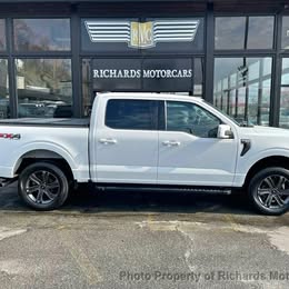2022 Ford F-150 LARIAT 4WD SuperCrew 5.5' Box 561C58