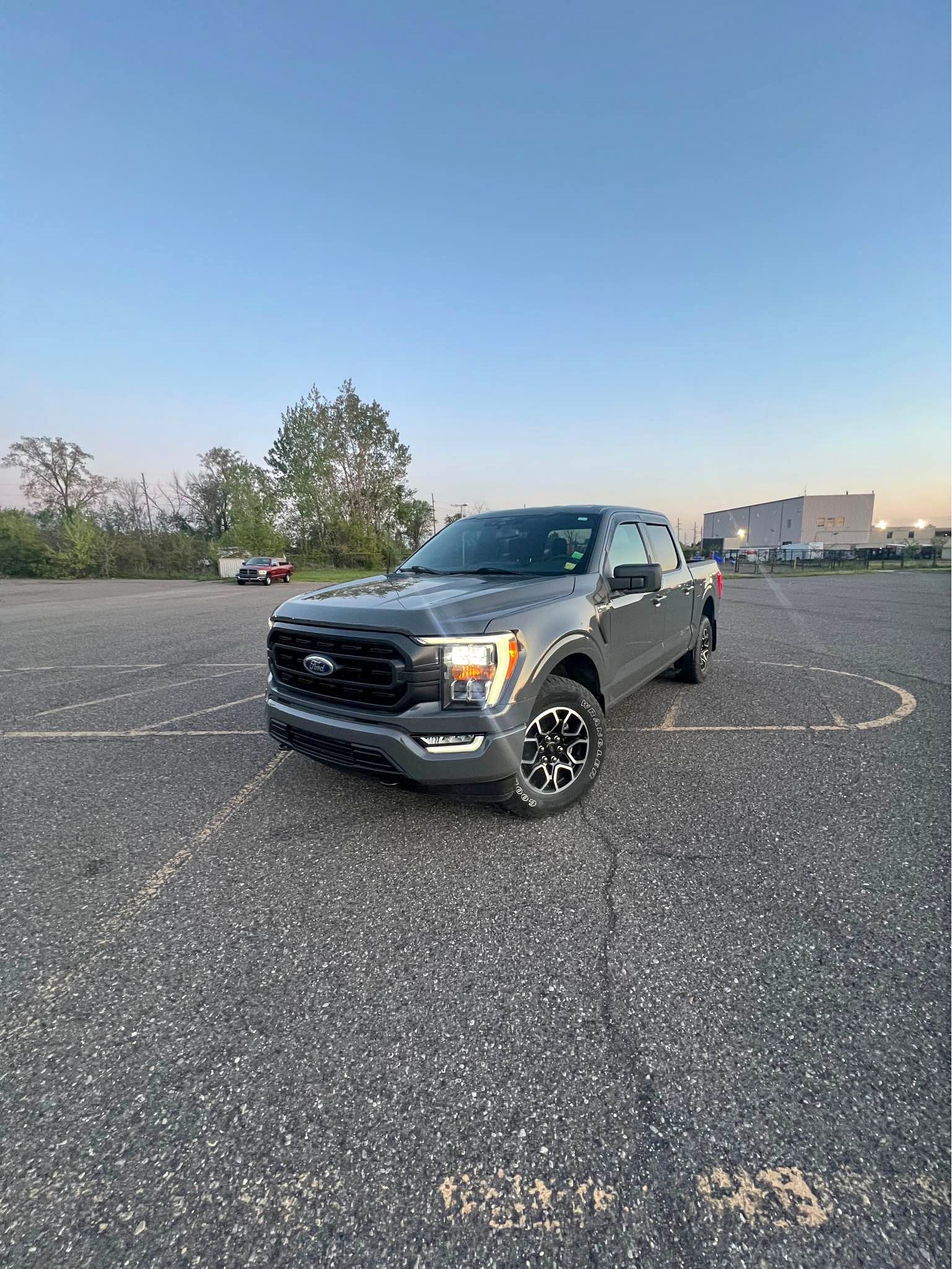 2021 Ford F-150 - XLT 4x4 5.0 v8